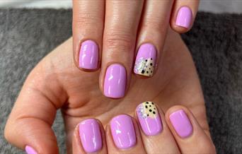 Pink decorated nail art from La Beauty Paradise