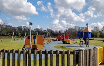 Oak Tree Meadow Playsite