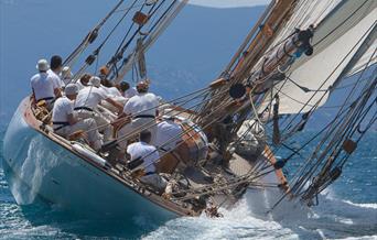 Classic yacht 'Mariquita' racing
