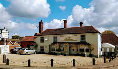 Olio at the Chequers, Bar & restaurant