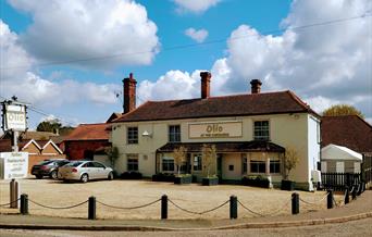 Olio at the Chequers, Bar & restaurant